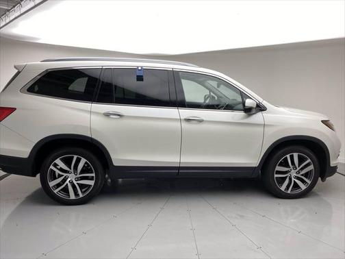 White Diamond 2018 Honda Pilot Elite