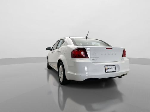 Bright White Clearcoat 2014 Dodge Avenger SE