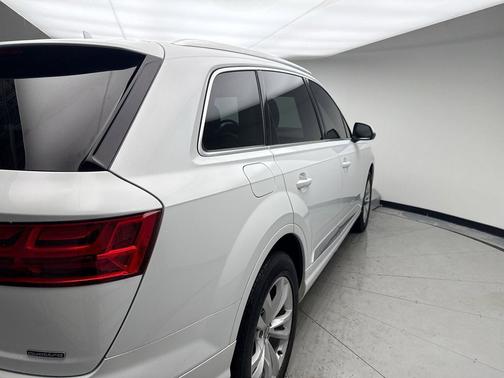 2019 Audi Q7 45 Premium