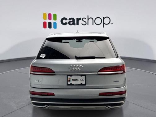 2024 Audi Q7 45 Premium Plus