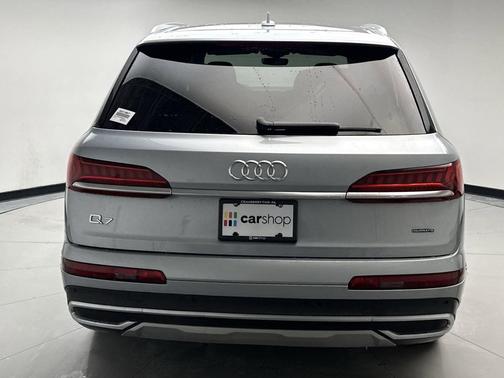 2024 Audi Q7 45 Premium Plus