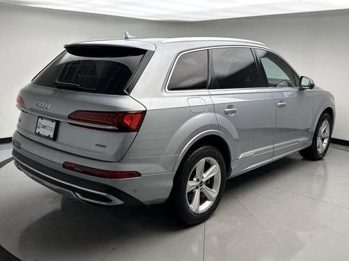2024 Audi Q7 45 Premium Plus