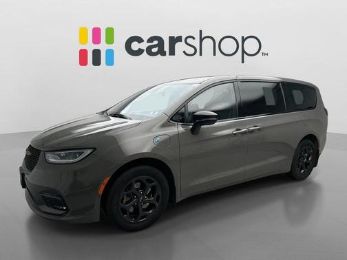 Ceramic Gray Clearcoat 2023 Chrysler Pacifica Hybrid Limited
