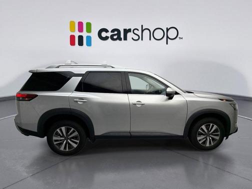 2023 Nissan Pathfinder SL 4WD