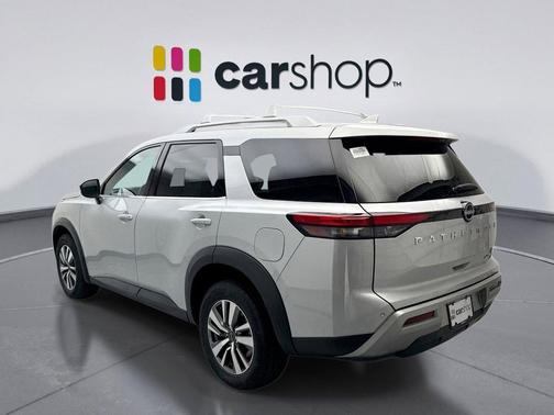 2023 Nissan Pathfinder SL 4WD
