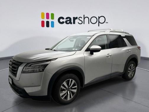 2023 Nissan Pathfinder SL 4WD