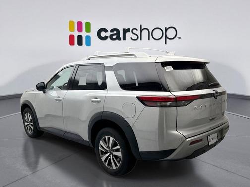 2023 Nissan Pathfinder SL 4WD