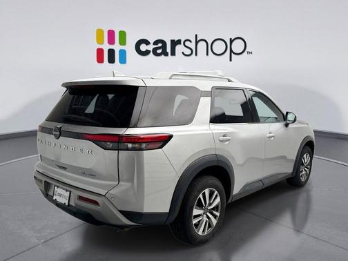2023 Nissan Pathfinder SL 4WD