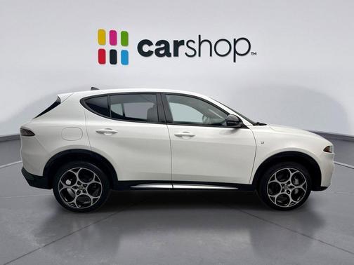 Milano White 2024 Alfa Romeo Tonale Ti EAWD