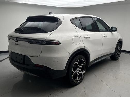 Milano White 2024 Alfa Romeo Tonale Ti EAWD