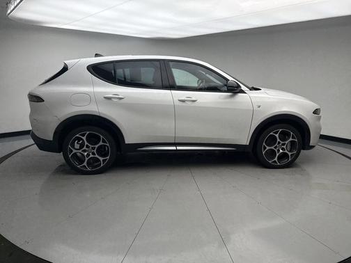 Milano White 2024 Alfa Romeo Tonale Ti EAWD