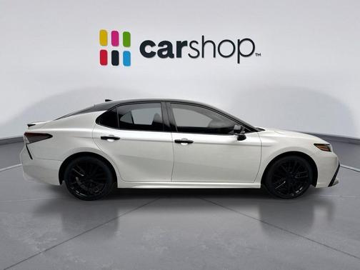 Wind Chill Pearl/Midnight Black Metallic 2022 Toyota Camry XSE