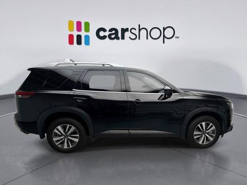 Super Black 2025 Nissan Pathfinder SL 4WD