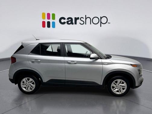 2023 Hyundai VENUE SE