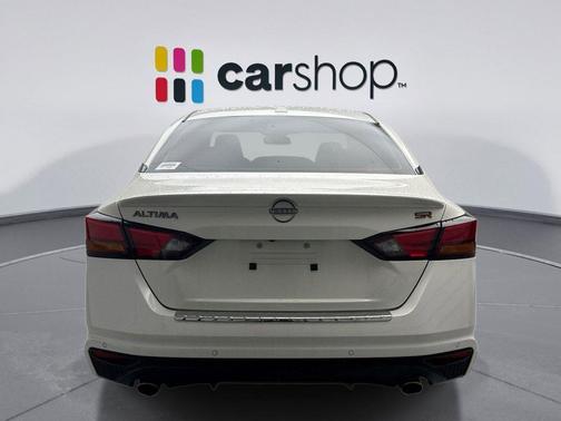 Pearl White Tricoat 2023 Nissan Altima SR FWD