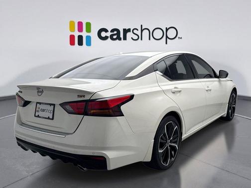 Pearl White Tricoat 2023 Nissan Altima SR FWD