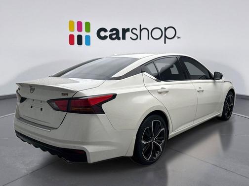 Pearl White Tricoat 2023 Nissan Altima SR FWD