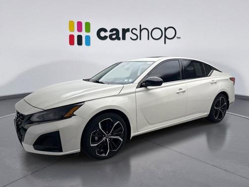 Pearl White Tricoat 2023 Nissan Altima SR FWD