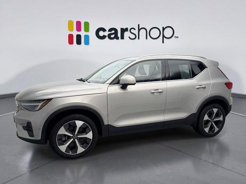 2024 Volvo XC40 B5 Plus Bright Theme