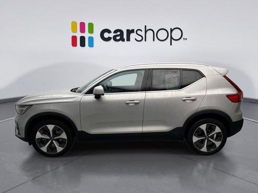 2024 Volvo XC40 B5 Plus Bright Theme