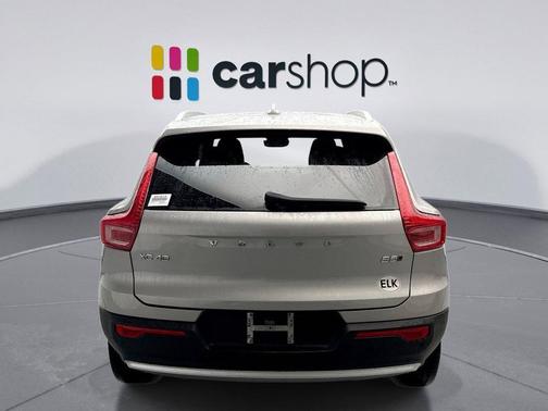 2024 Volvo XC40 B5 Plus Bright Theme