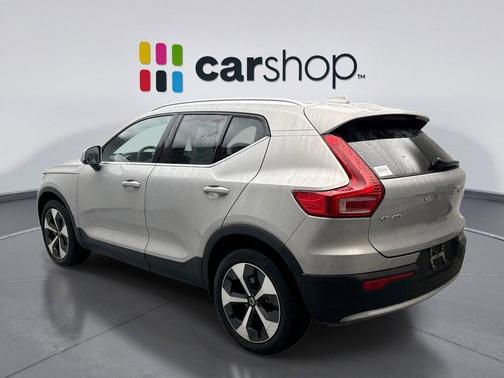 2024 Volvo XC40 B5 Plus Bright Theme