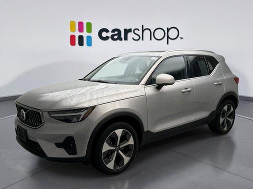 2024 Volvo XC40 B5 Plus Bright Theme