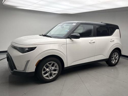 Clear White/Black Roof 2025 Kia Soul S