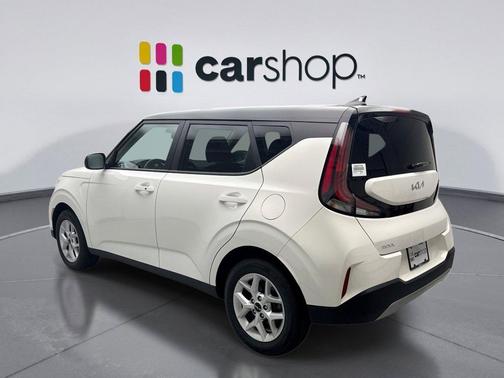 Clear White/Black Roof 2025 Kia Soul S