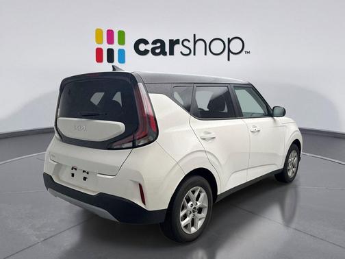 Clear White/Black Roof 2025 Kia Soul S