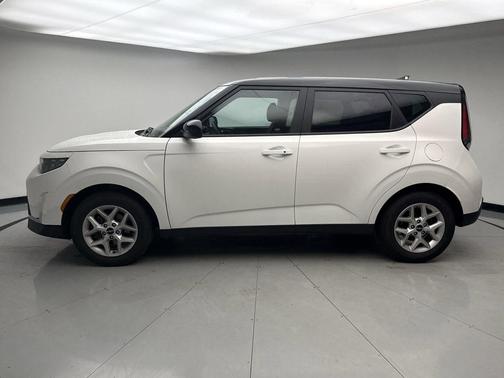 Clear White/Black Roof 2025 Kia Soul S