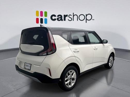 Clear White/Black Roof 2025 Kia Soul S