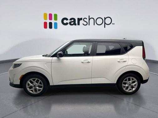 Clear White/Black Roof 2025 Kia Soul S