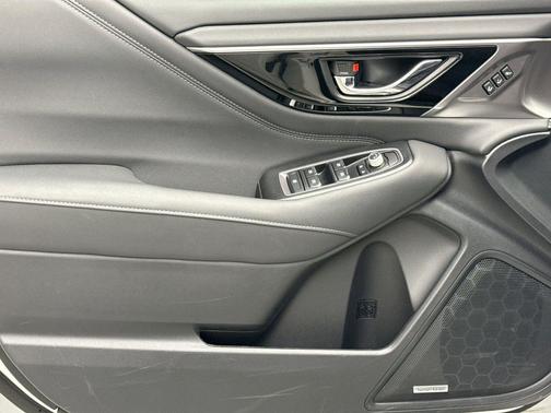 Crystal White Pearl 2025 Subaru Legacy Limited