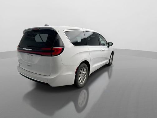 Bright White Clearcoat 2024 Chrysler Pacifica Touring L