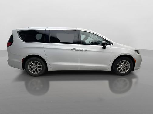 Bright White Clearcoat 2024 Chrysler Pacifica Touring L