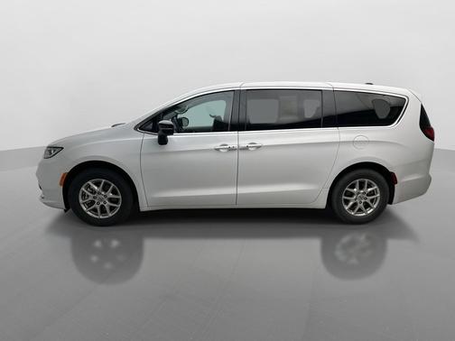 Bright White Clearcoat 2024 Chrysler Pacifica Touring L