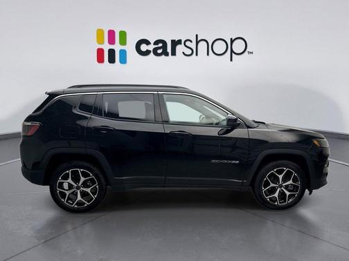 Diamond Black Crystal Pearlcoat 2025 Jeep Compass Limited