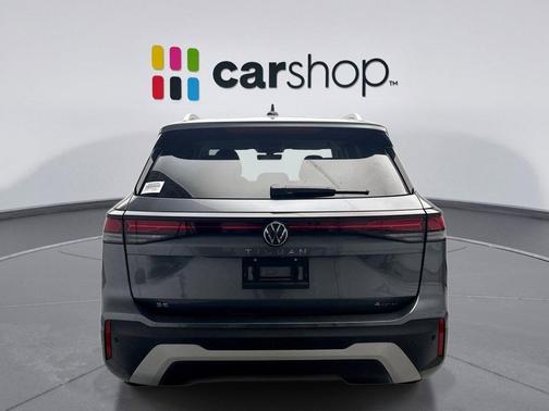 Platinum Gray 2025 Volkswagen Tiguan 2.0T SE 4MOTION