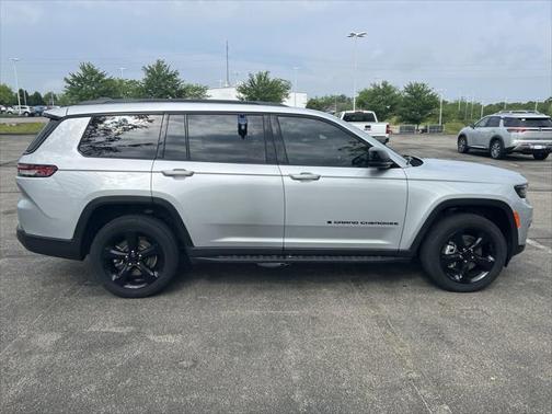 2022 Jeep Grand Cherokee L Altitude