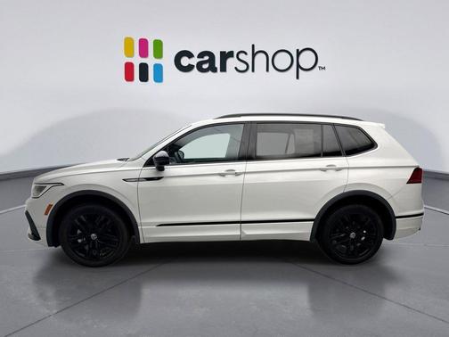 Deep Black Pearl 2022 Volkswagen Tiguan 2.0T SE R-Line Black 4MOTION
