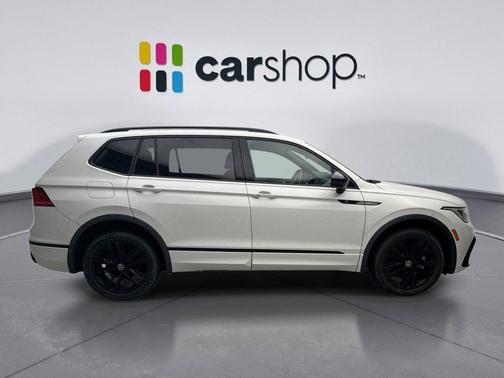 Deep Black Pearl 2022 Volkswagen Tiguan 2.0T SE R-Line Black 4MOTION