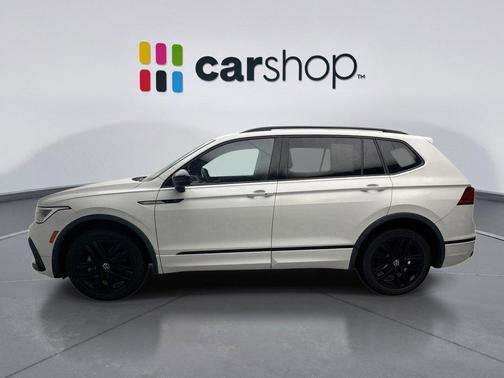 Deep Black Pearl 2022 Volkswagen Tiguan 2.0T SE R-Line Black 4MOTION