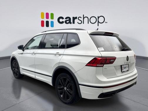 Deep Black Pearl 2022 Volkswagen Tiguan 2.0T SE R-Line Black 4MOTION