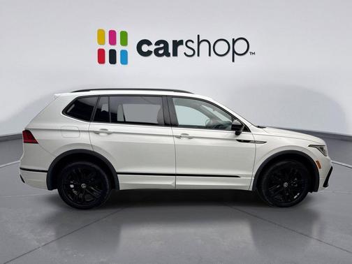Deep Black Pearl 2022 Volkswagen Tiguan 2.0T SE R-Line Black 4MOTION