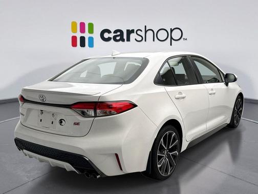 White 2022 Toyota Corolla SE