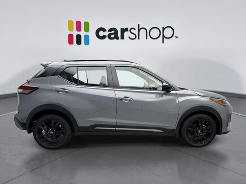 Boulder Gray Pearl 2024 Nissan Kicks SR
