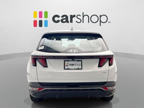 White Pearl 2024 Hyundai TUCSON SE