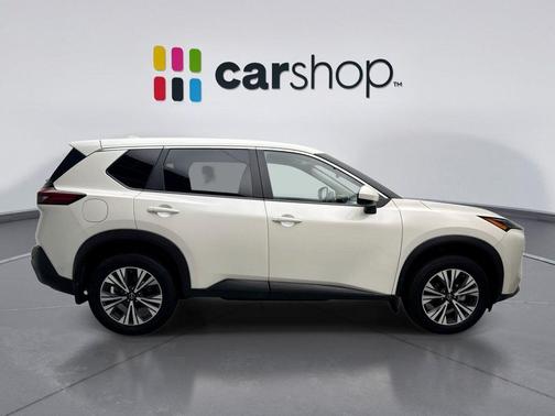 Pearl White Tricoat 2023 Nissan Rogue SV