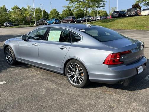 2018 Volvo S90 T5 Momentum
